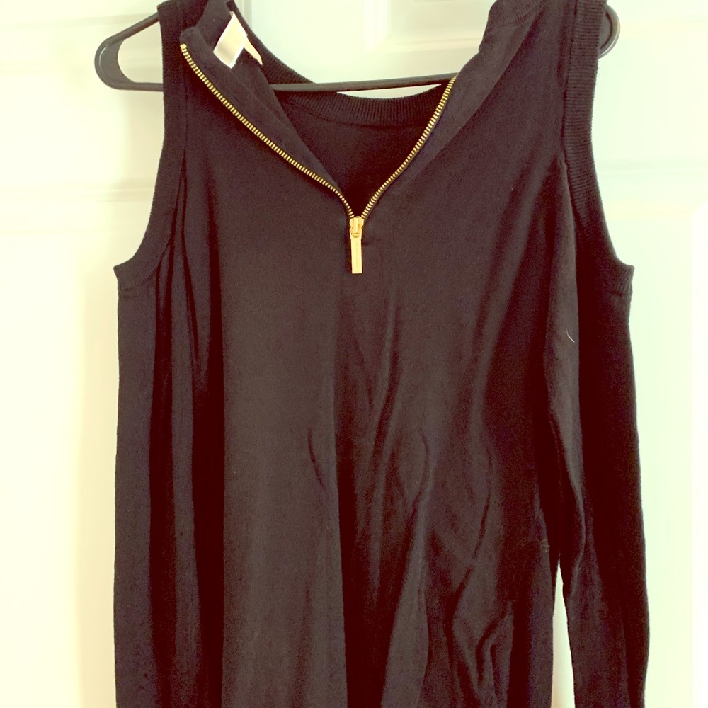 Shoulder less MK sweater with zipper back